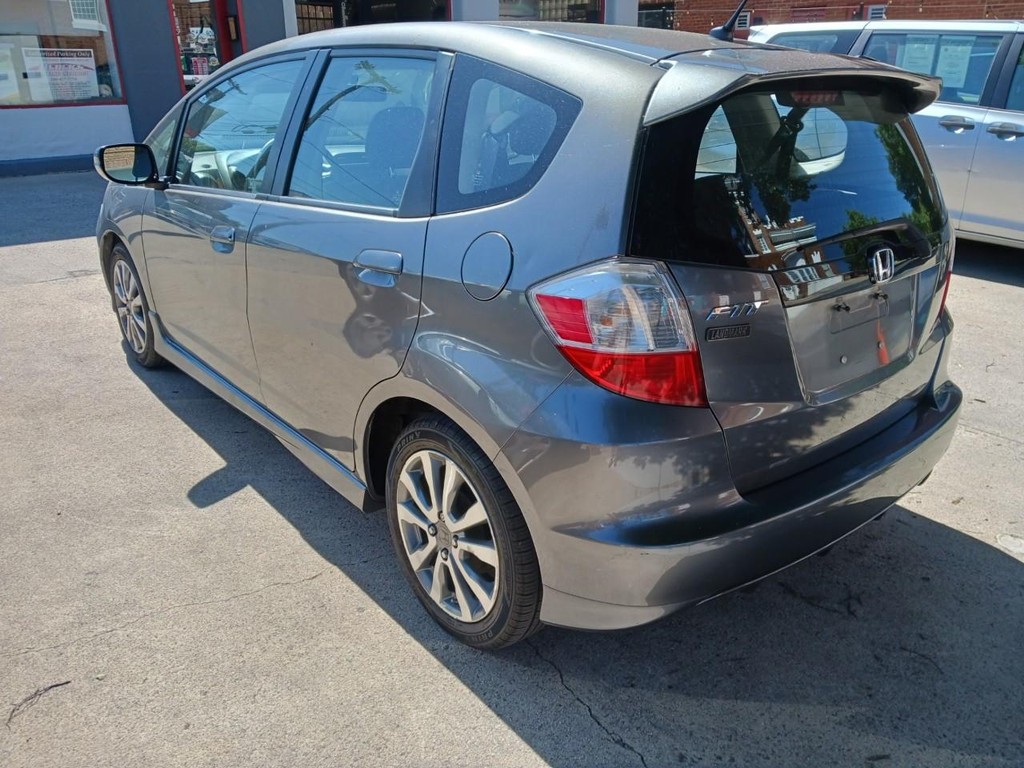 Honda Fit Vehicle Full-screen Gallery Image 03