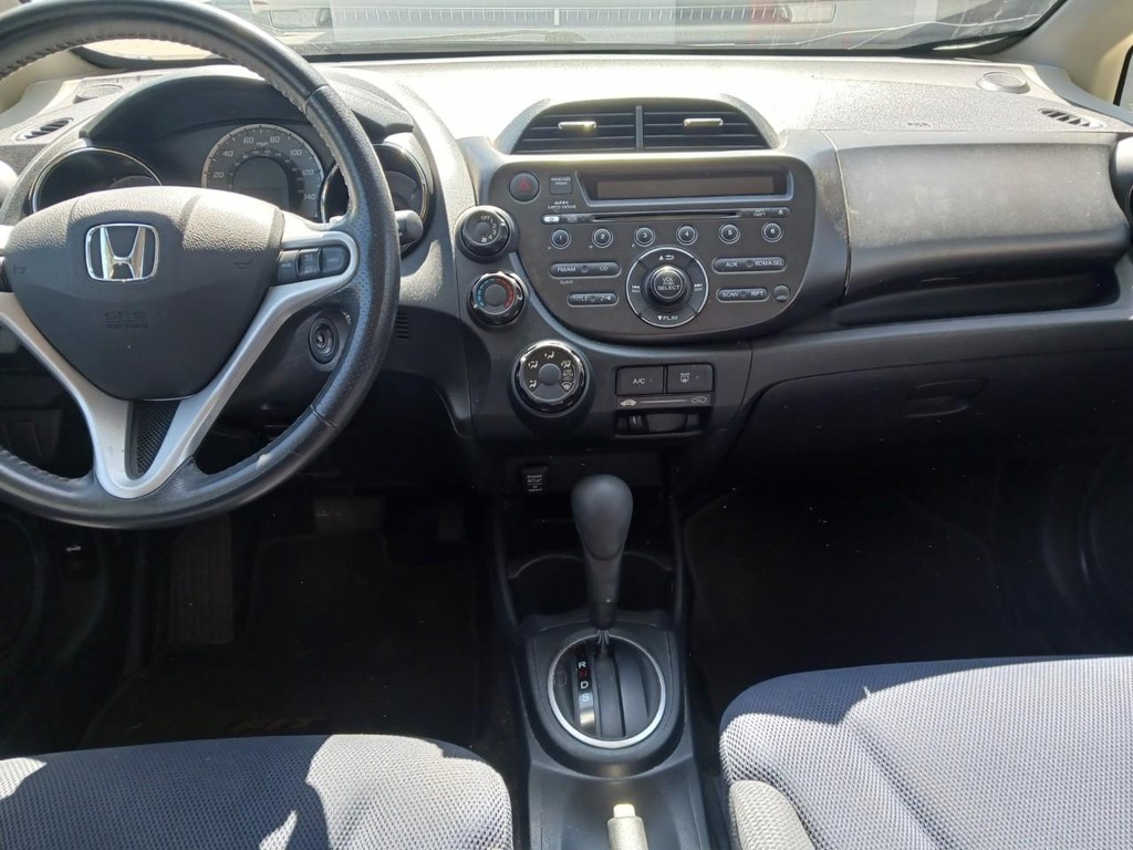 Honda Fit Vehicle Full-screen Gallery Image 04