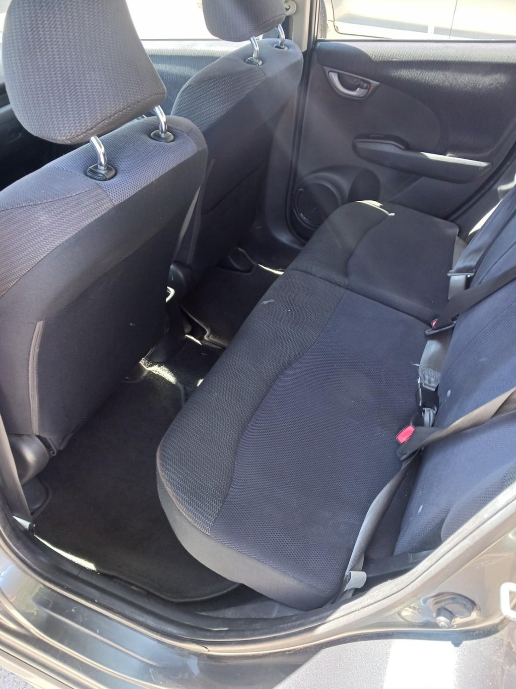 Honda Fit Vehicle Full-screen Gallery Image 06