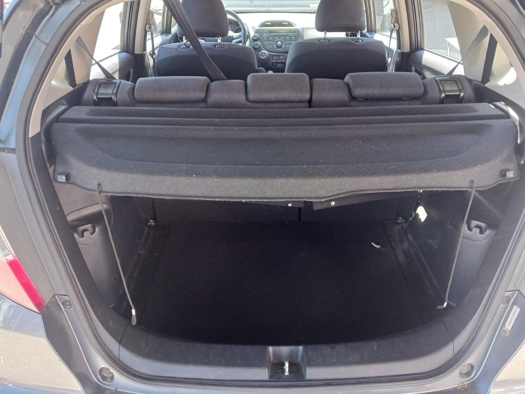 Honda Fit Vehicle Full-screen Gallery Image 07