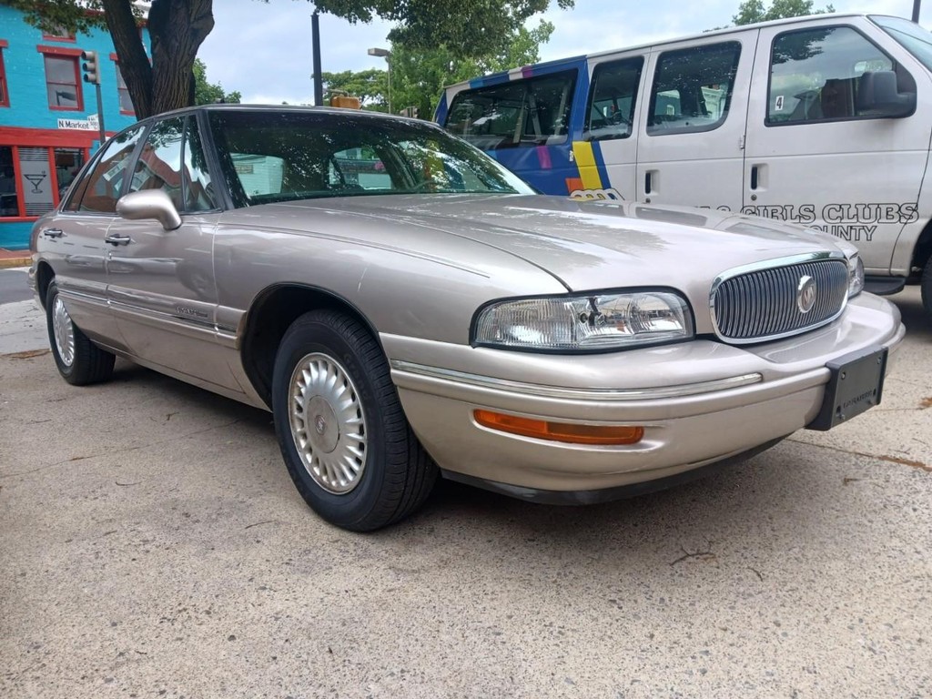 Buick LeSabre Vehicle Full-screen Gallery Image 02