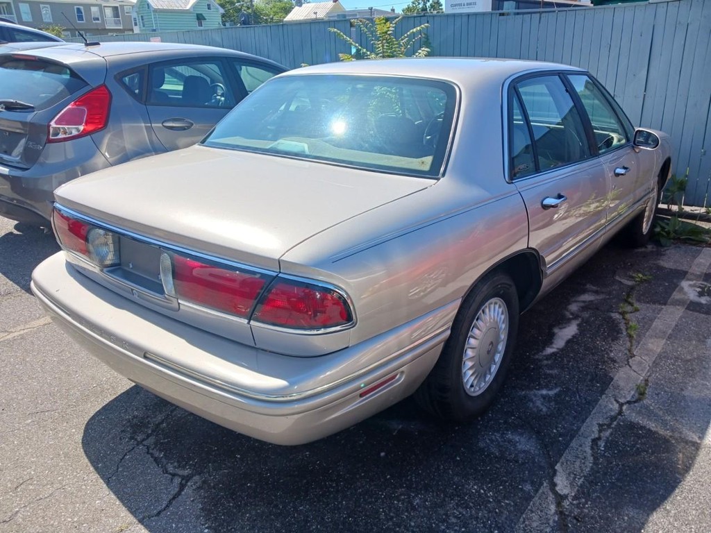 Buick LeSabre Vehicle Full-screen Gallery Image 03