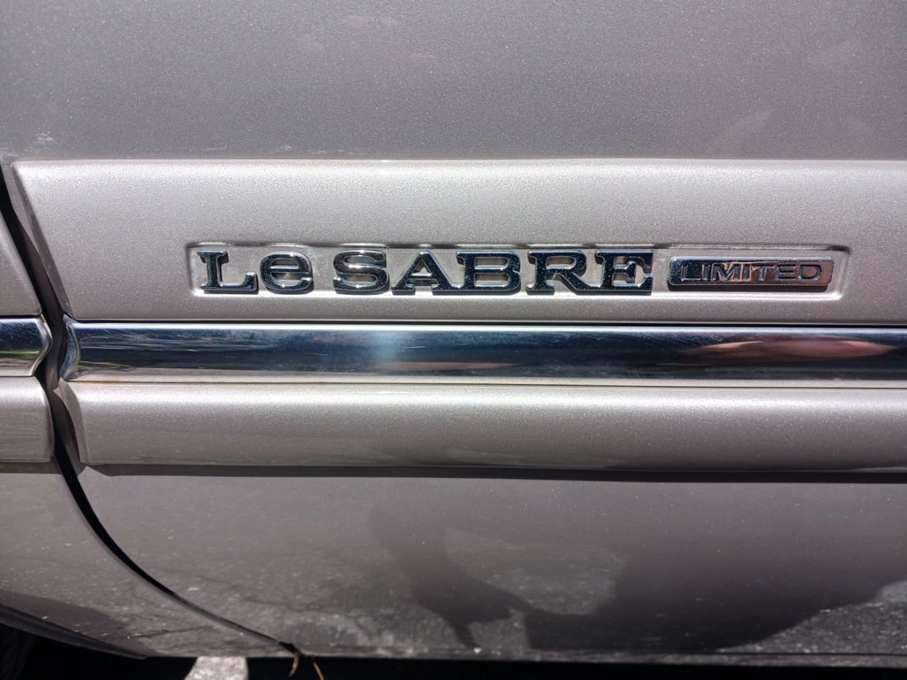 Buick LeSabre Vehicle Full-screen Gallery Image 05