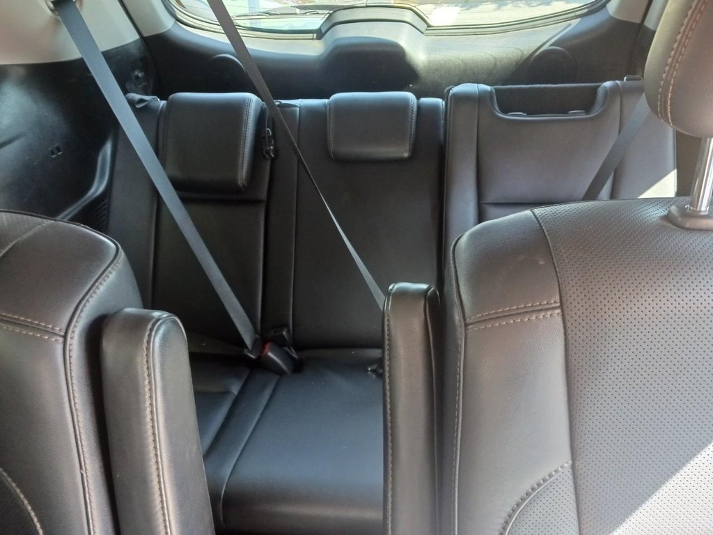 Toyota Highlander Vehicle Full-screen Gallery Image 08