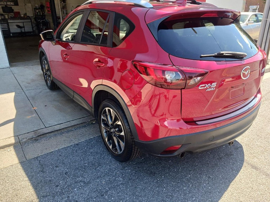 Mazda CX-5 Vehicle Full-screen Gallery Image 03