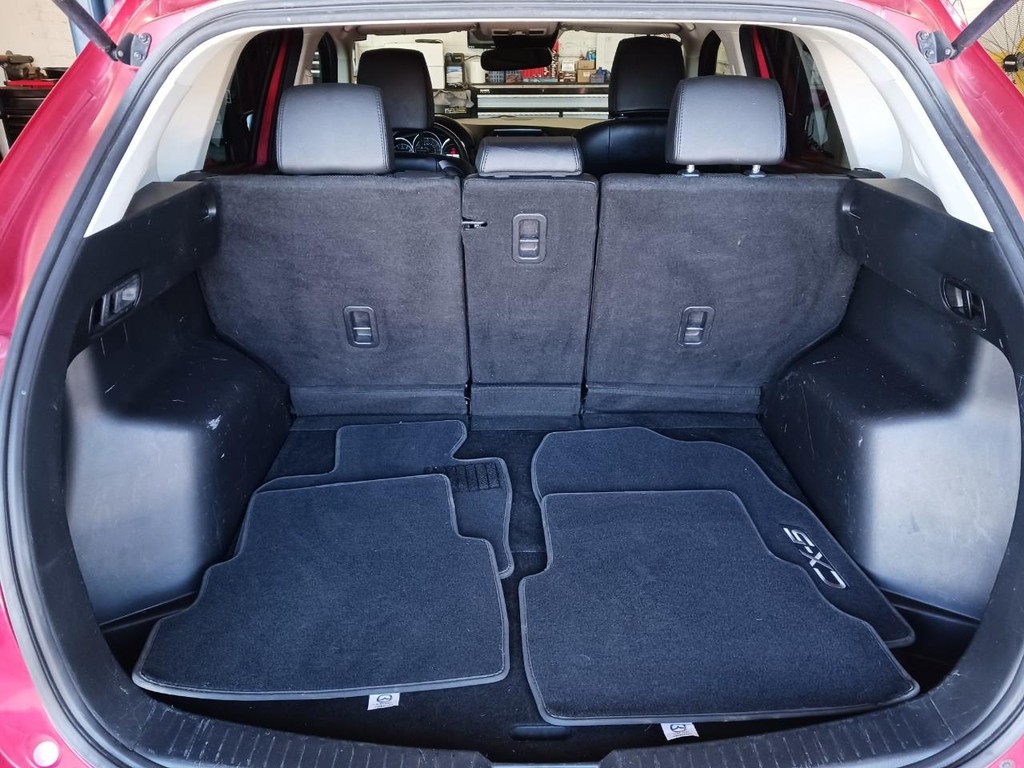 Mazda CX-5 Vehicle Full-screen Gallery Image 04
