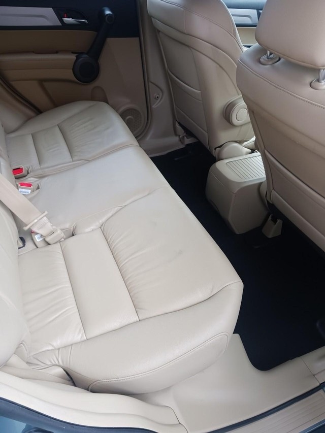Honda CR-V Vehicle Full-screen Gallery Image 09