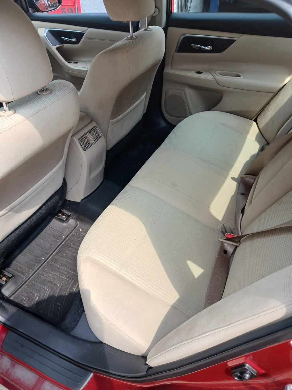 2015 Nissan Altima SV - Photo 8