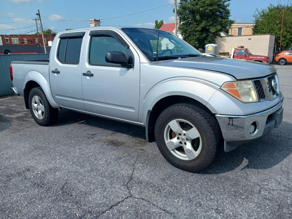 Nissan Frontier Vehicle Full-screen Gallery Image 02