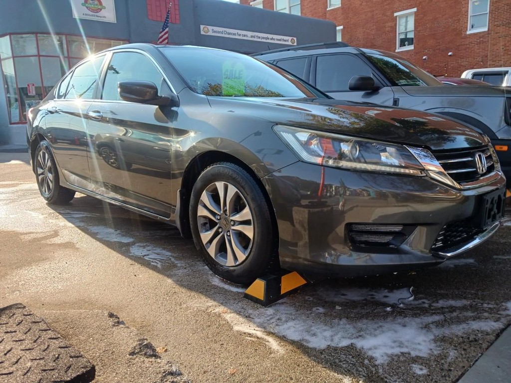 Honda Accord Sedan Vehicle Full-screen Gallery Image 02