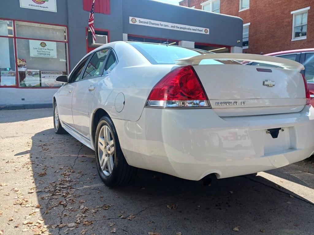 Chevrolet Impala Vehicle Full-screen Gallery Image 03