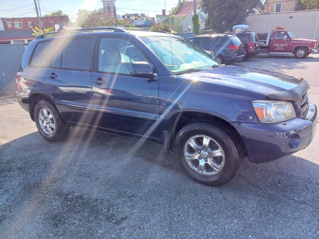 Toyota Highlander Vehicle Full-screen Gallery Image 04