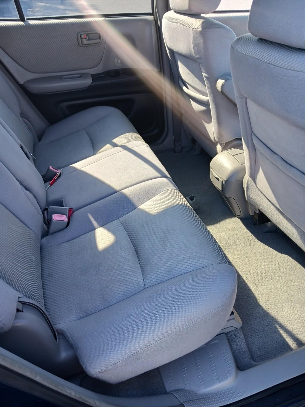 Toyota Highlander Vehicle Full-screen Gallery Image 07