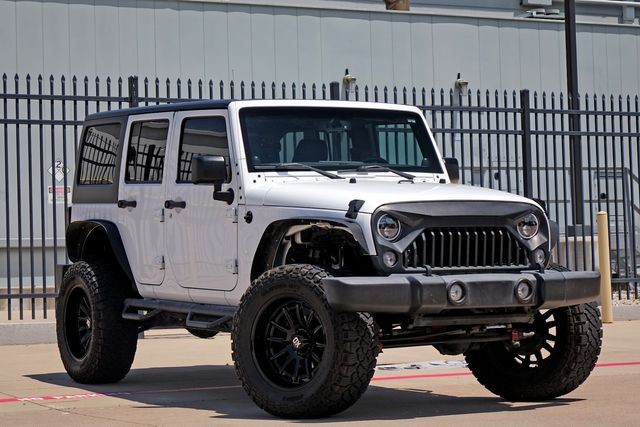 more details - jeep wrangler unlimited