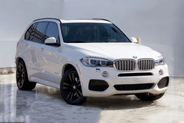 BMW X5 Vehicle Full-screen Gallery Image 02