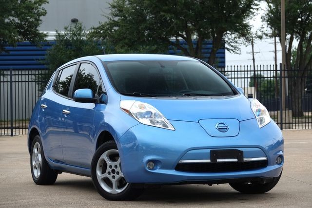 more details - nissan leaf