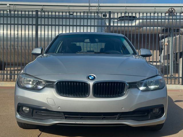 BMW 3 Series Vehicle Full-screen Gallery Image 03