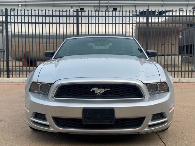 Ford Mustang Vehicle Full-screen Gallery Image 03