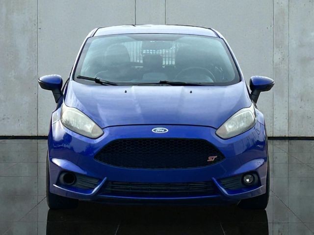 Ford Fiesta Hatchback Vehicle Full-screen Gallery Image 02