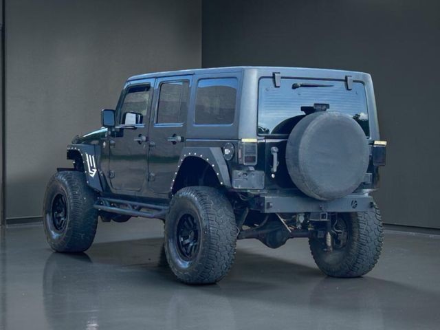 Jeep Wrangler Unlimited Vehicle Full-screen Gallery Image 03