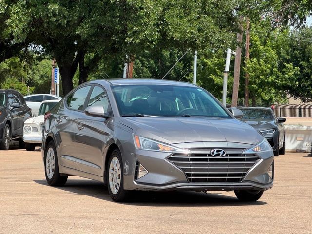 Hyundai ELANTRA Vehicle Full-screen Gallery Image 02