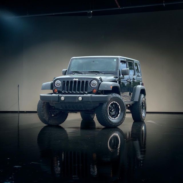 Jeep Wrangler Unlimited Vehicle Full-screen Gallery Image 03