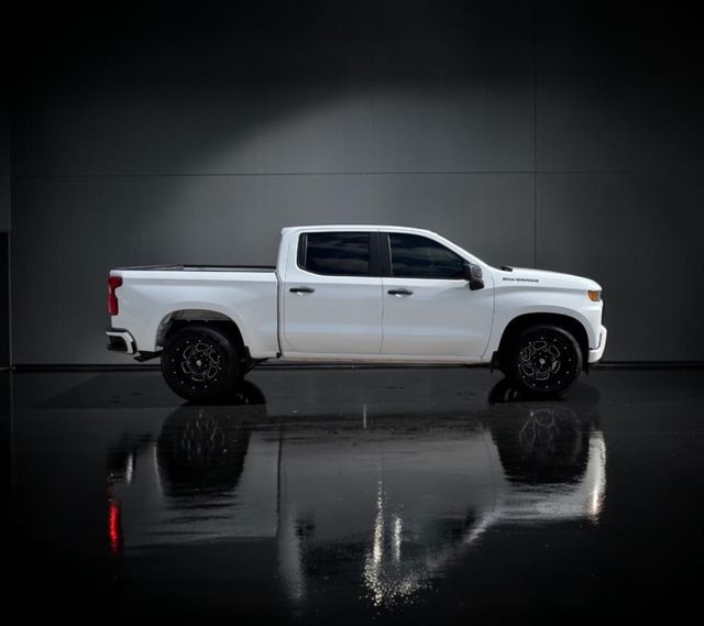 Chevrolet Silverado 1500 Vehicle Full-screen Gallery Image 03