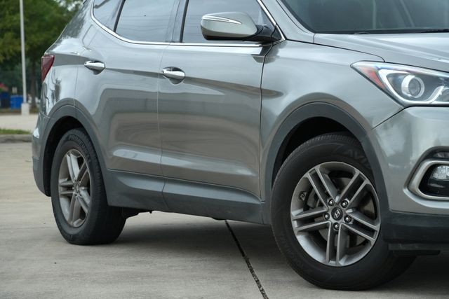 Hyundai SANTA FE Sport Vehicle Full-screen Gallery Image 03