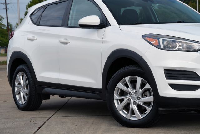 Hyundai TUCSON Vehicle Full-screen Gallery Image 03