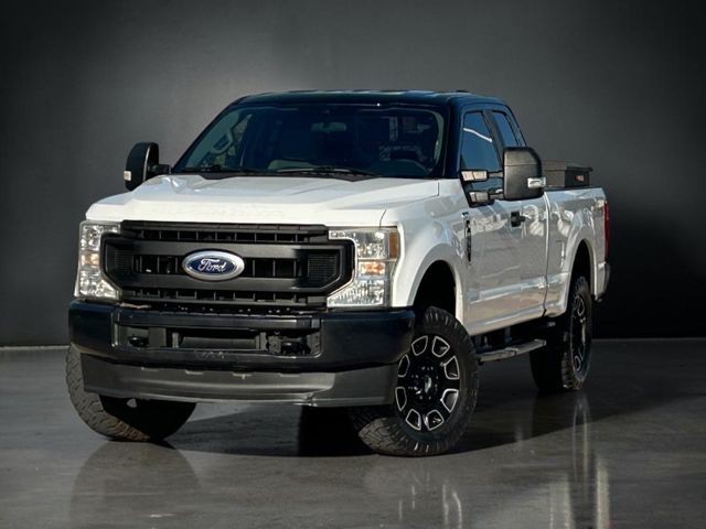 Ford Super Duty F-250 SRW Vehicle Full-screen Gallery Image 02
