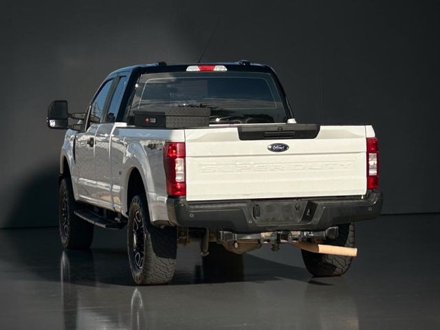 Ford Super Duty F-250 SRW Vehicle Full-screen Gallery Image 03