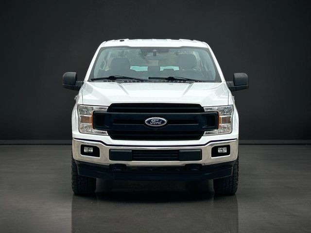 Ford F-150 Vehicle Full-screen Gallery Image 02
