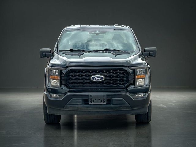 Ford F-150 Vehicle Full-screen Gallery Image 02