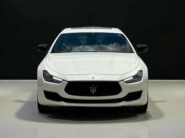 Maserati Ghibli Vehicle Full-screen Gallery Image 02