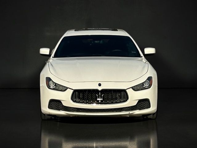 Maserati Ghibli Vehicle Full-screen Gallery Image 02