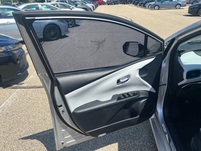 2018 Toyota Prius Prime PLUG IN HYBRID photo