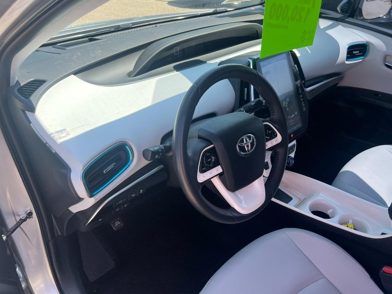 Toyota Prius Prime Vehicle Image 24
