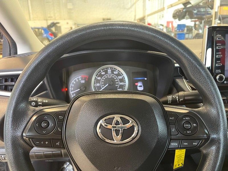 Toyota Corolla Vehicle Image 25