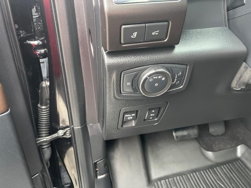 Ford Expedition Vehicle Image 28