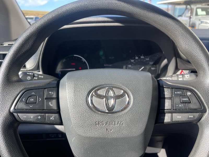 Toyota Sienna Vehicle Image 22