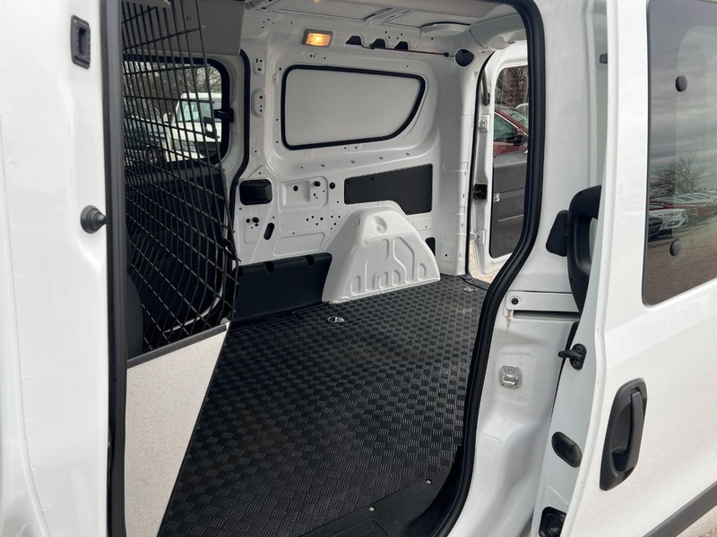 Ram ProMaster City Cargo Van Vehicle Image 15
