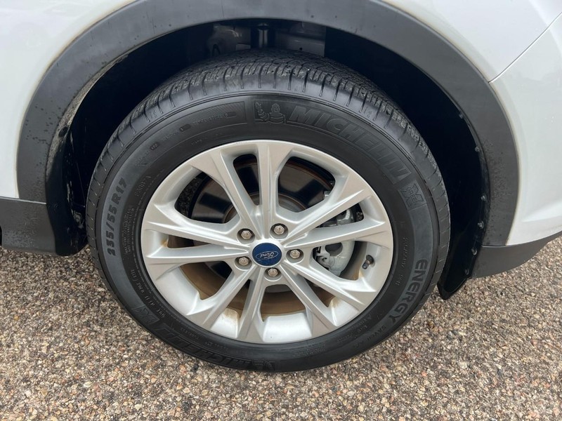 2019 Ford Escape SE photo