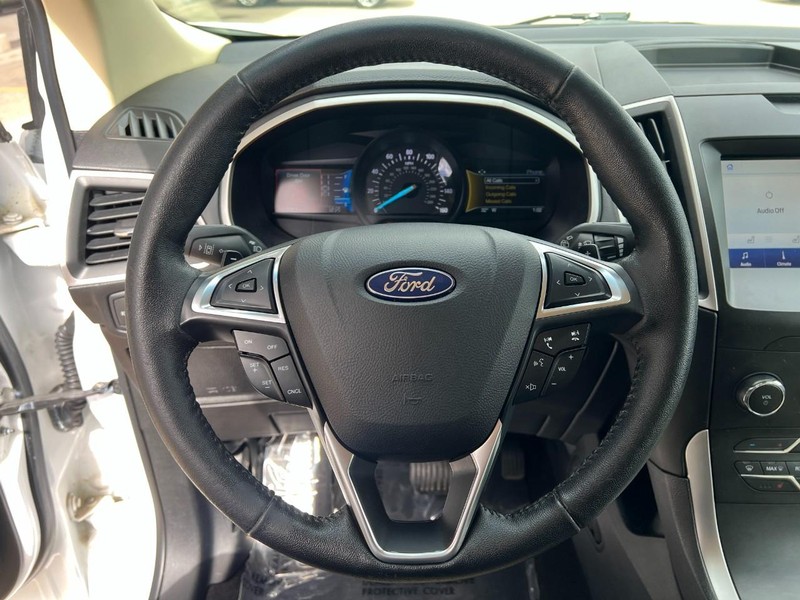 Ford Edge Vehicle Image 23