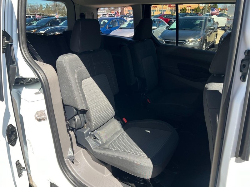 Ford Transit Connect Wagon Vehicle Image 19