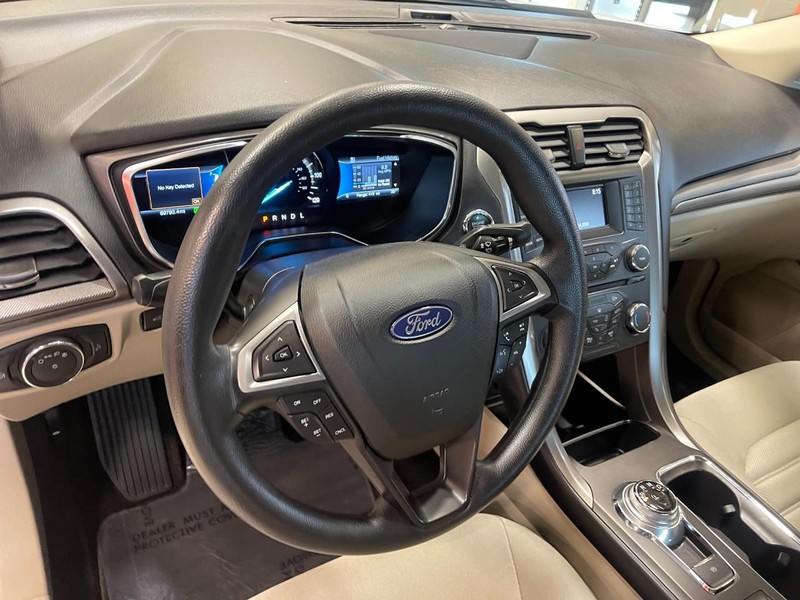 Ford Fusion Hybrid Vehicle Image 23