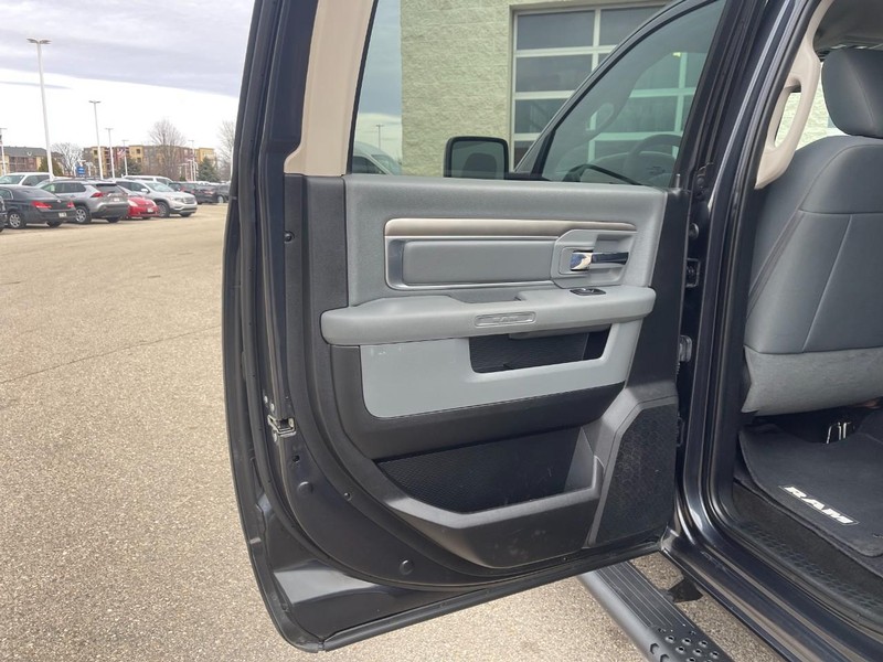 Ram 2500 Vehicle Image 11