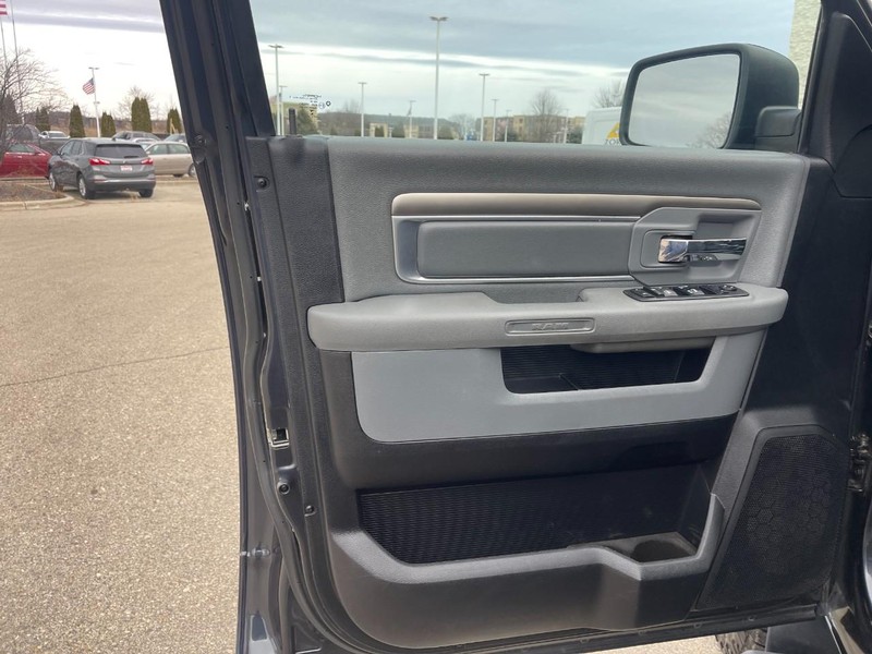 Ram 2500 Vehicle Image 13