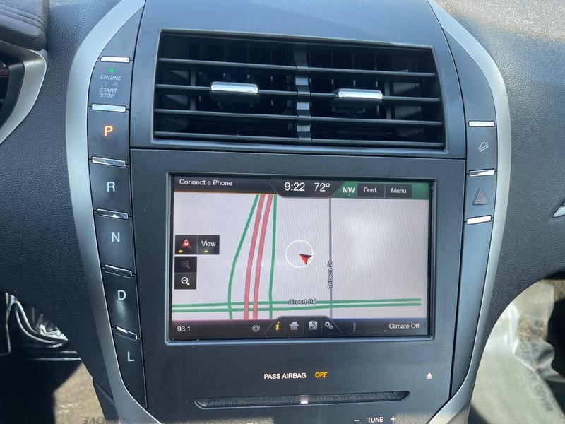 Lincoln MKZ Vehicle Image 16