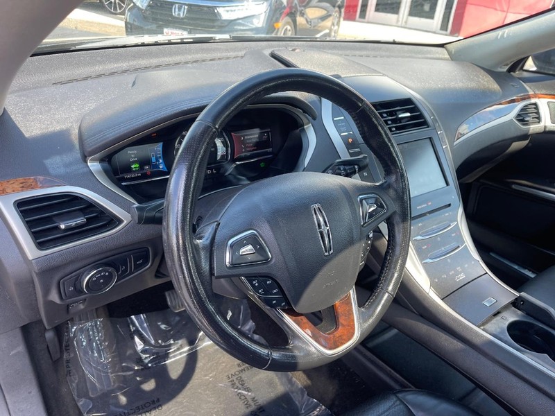 Lincoln MKZ Vehicle Image 18