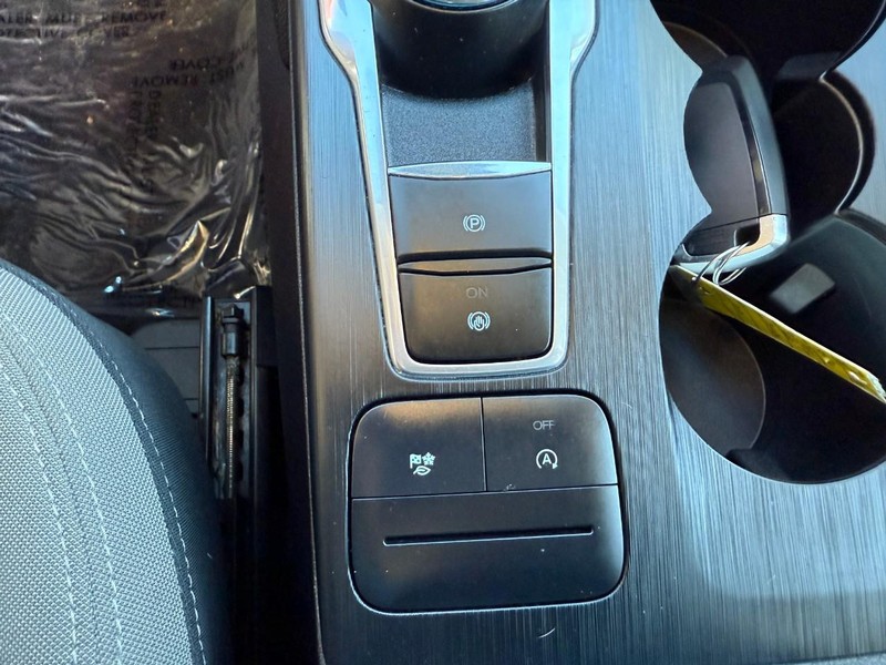 Ford Escape Vehicle Image 30
